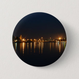 Nacht geschossen in Brindisi (Puglia, Italien) Button