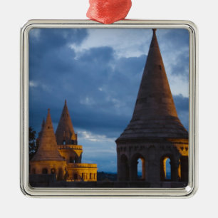 Nachtansicht von Fisherman's Bastion, Castle Hil Ornament Aus Metall