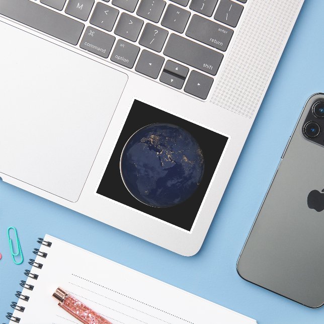 Nachtbeleuchtung in Europa, Afrika und im Nahen Os Aufkleber (Laptop mit iPhone)