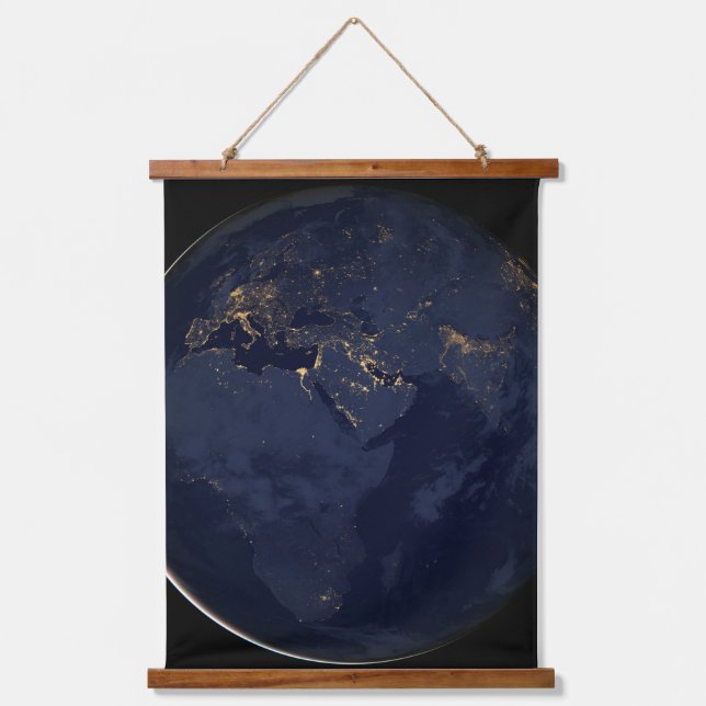 Nachtbeleuchtung in Europa, Afrika und im Nahen Os Wandteppich Mit Holzrahmen (Vorderseite)