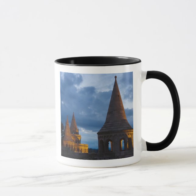 Nachtblick auf das Fischbecken, Burg Hil Tasse (Rechts)
