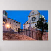 Nachtblick auf Treppe und Kirche in Split, Kroatie