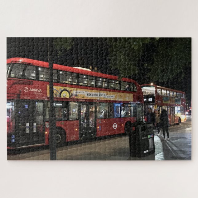 Nachtbusse, Angel Islington, Nord-London Großbrita (Horizontal)