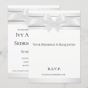 Nächte im weißen Satin auf weißem formalem Einladung