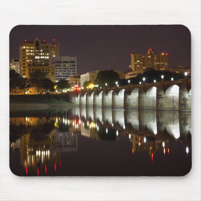 Nachtfälle auf der Market Street Bridge Mousepad (Vorne)