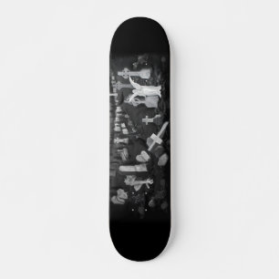 Nachts am Friedhof - Engel mit dem Teufel Skateboard