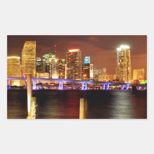 Nachts die Skyline von Miami, Florida Rechteckiger Aufkleber (Vorderseite)
