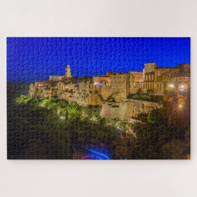 Nachtstadt Pitigliano, Toskana, Italien (Horizontal)