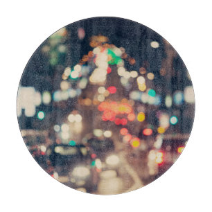 Nachtstadt: Retro verschwommene Lichter. Schneidebrett