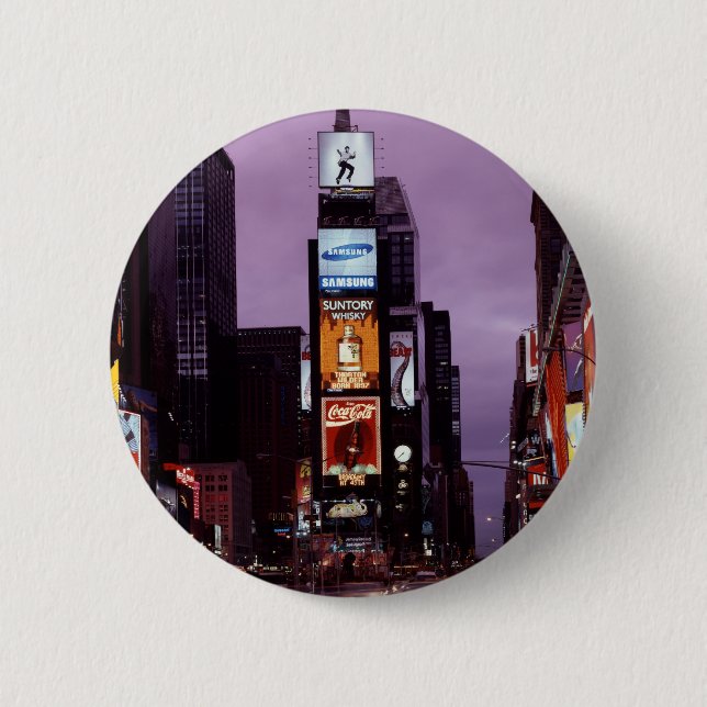 Nachtverkehr auf dem New York Times Square Button (Vorderseite)