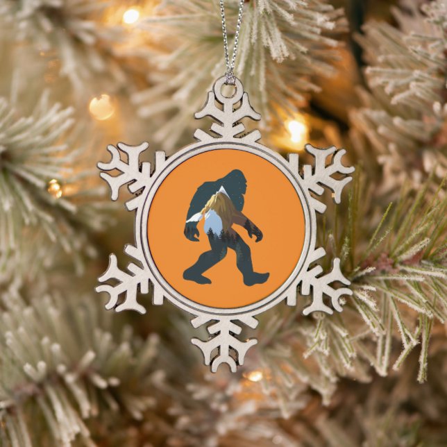 Nachtwald Bigfoot Schneeflocken Zinn-Ornament (Baum)