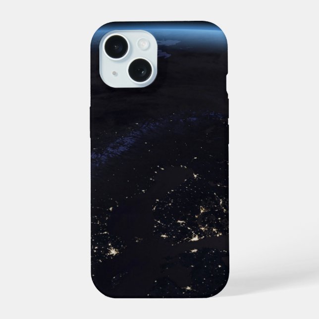 Nachtzeit in Nordeuropa iPhone 15 Hülle (Rückseite)