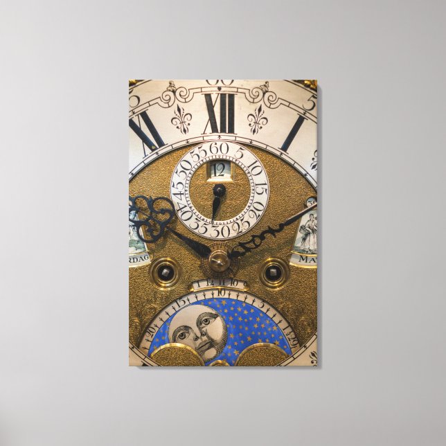 Nah eine alte Uhr, Deutschland Leinwanddruck (Vorderseite)