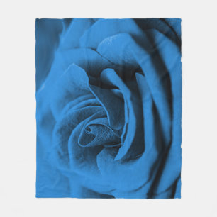 Nah-up blaue rote Rose, Makro-Schönheit. Fleecedecke