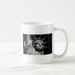 Nah-up-Schwarz-weiße Freiheitsstatue New York Kaffeetasse