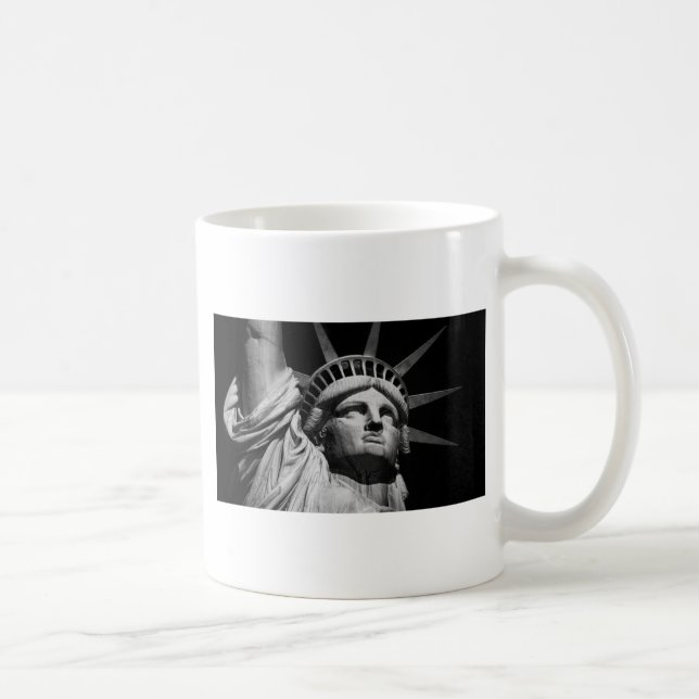 Nah-up-Schwarz-weiße Freiheitsstatue New York Kaffeetasse (Rechts)