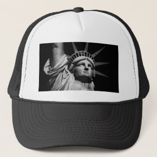 Nah-up-Schwarz-weiße Freiheitsstatue New York Truckerkappe