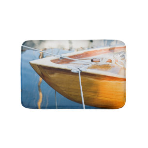 Nahaufnahme auf gebundenem oben Boot Badematte