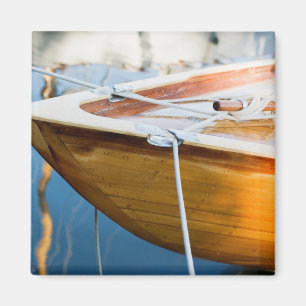 Nahaufnahme auf gebundenem oben Boot Magnet