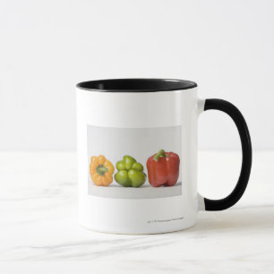 Nahaufnahme der Glocken-Paprikaschoten in einer Tasse