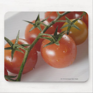 Nahaufnahme der Tomaten auf einem Behälter Mousepad