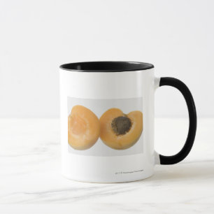 Nahaufnahme des Querschnitts einer Pflaume Tasse