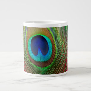 Nahaufnahme einer Pfauenfeder Jumbo-Tasse