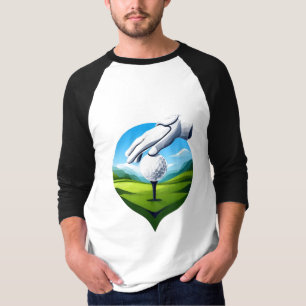 Nahaufnahme eines Golfballs auf einem Tee mit Hand