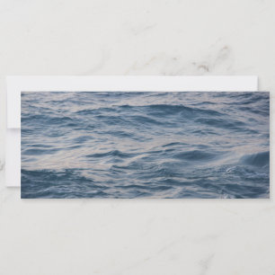Nahaufnahme eines Meerwasserrippels Save The Date