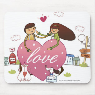 Nahaufnahme eines Paares, das ein Herz hält, Mousepad