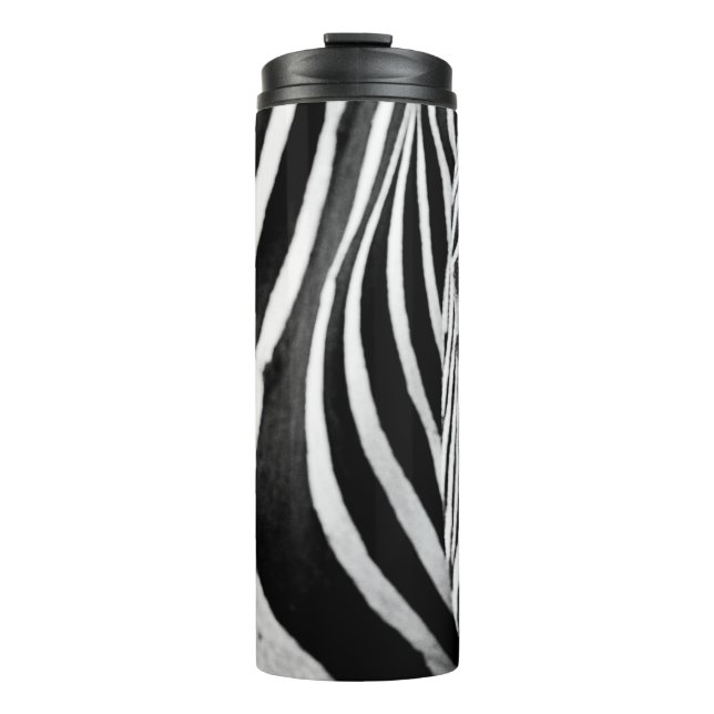 NAHAUFNAHME EINES ZEBRAS THERMOSBECHER (Vorderseite)