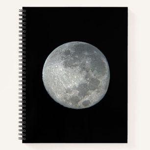 Nahaufnahme Vollmond im Nachthimmel. Fotografie Notizbuch
