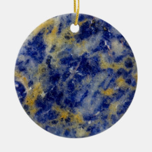 Nahaufnahme von einem blauen Sodalit Keramikornament