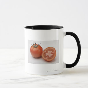 Nahaufnahme von zwei Tomaten Tasse