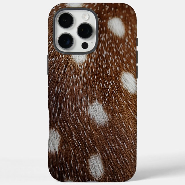 Nahe Aufnahme von Gepunktetem Hirschfurt iPhone 16 Pro Max Hülle (Rückseite)