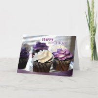 Nahe Ausstellung der Geburtstagskarte von Cupcakes