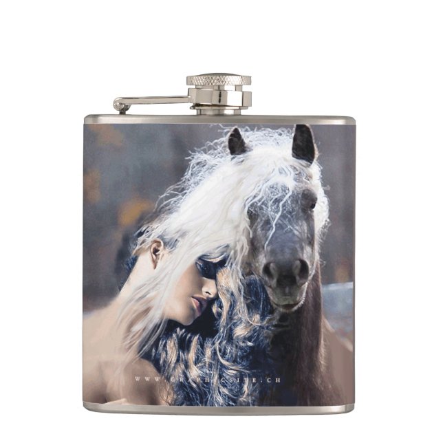 Nähe - Flasche Flachmann (Vorderseite)