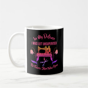 Nähen eines sonnigen Zitats in der rosa Nähmaschin Kaffeetasse