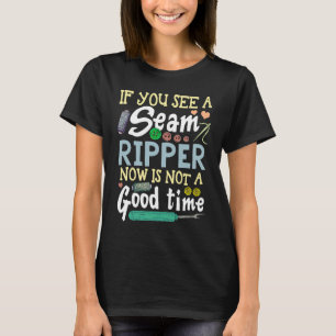 Nähen, wenn das Nähen von Naht am Ripper angezeigt T-Shirt