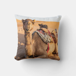 Naher Aufstieg auf Camel in der Oman-Wüste Kissen