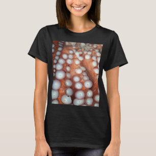 Naher Oktopus fallen T-Shirt