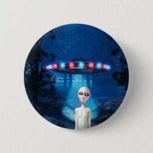 Naher Treffen-Knopf gespenstischer Wald-UFO Button