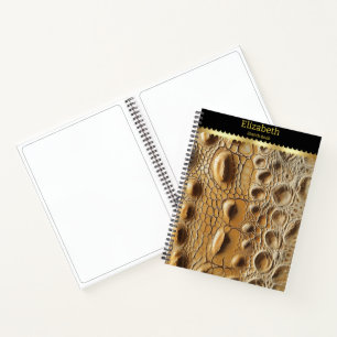 Nahes Aufsetzen der komplexen Snakeskintextur Notizbuch