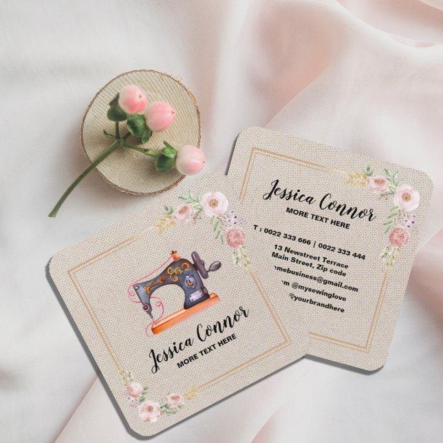 Nähmaschine Cream Off-White Background Quadratische Visitenkarte (#zazzlemade #machine #sewing #tailorbusinesscard #flowersandmachine #pinkfloral #girlybusinesscard)