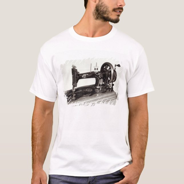 Nähmaschine der Sänger-"neuen Familie", 1865 T-Shirt (Vorderseite)