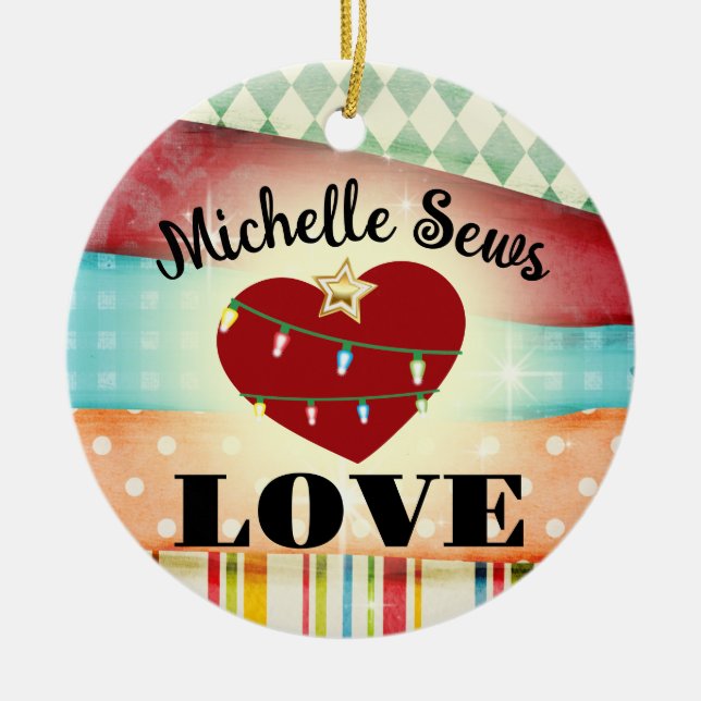 Nähnaht Liebe personalisiert Weihnachten Keramik Ornament (Vorne)