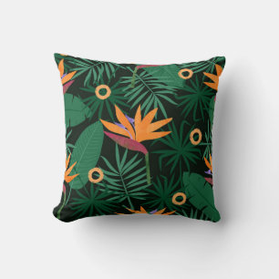 Nahtlose tropische Muster mit Strelitzia-Blume und Kissen