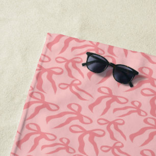 Nahtloses Bandmuster in Charm- und Teerosa-Pink Strandtuch