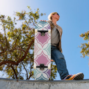 Nahtloses Muster aus pastellfarbenen geometrischen Skateboard