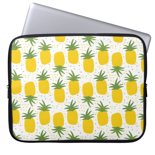 Nahtloses Muster mit Ananas. Gelbe Ananas Laptopschutzhülle (Vorderseite)